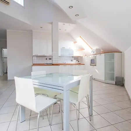 شقة Loft Eugenio - *large And Bright Apartment* *